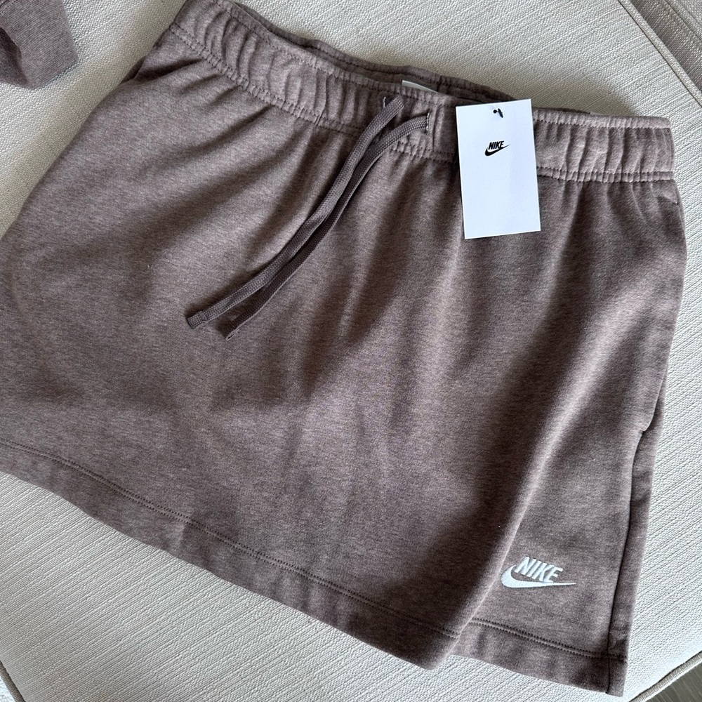 Nike Women's Brown Fall Set